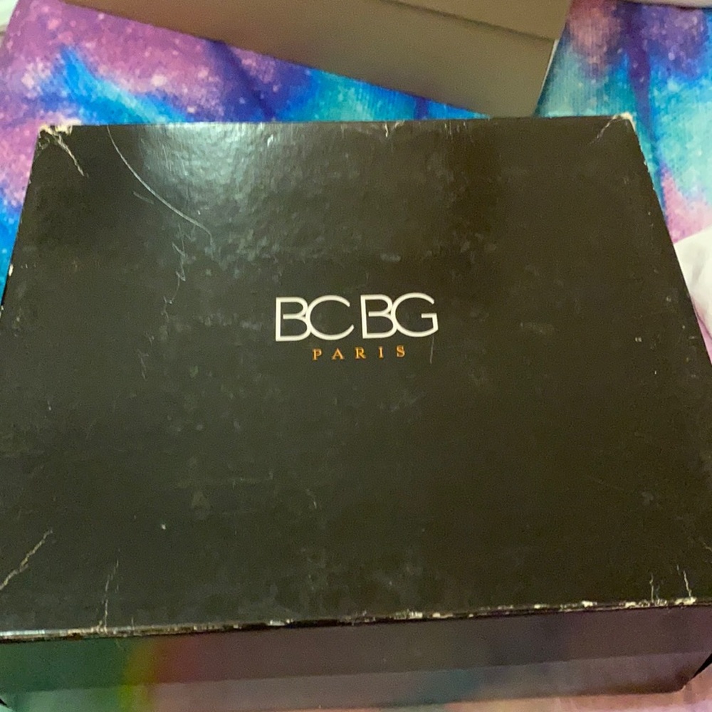 Shoes BCBG / size 8 -1/2